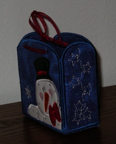 christmasbag_091014_2b.jpg