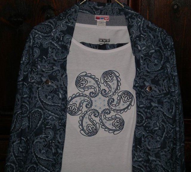 shirt_frommom_122522_2c.jpg