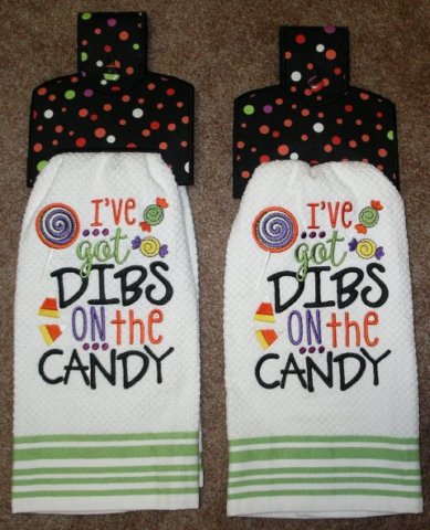 kitchentowelswithtoppers_halloween_092719.jpg