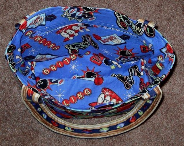 purse_mom_091322_3ainside.jpg